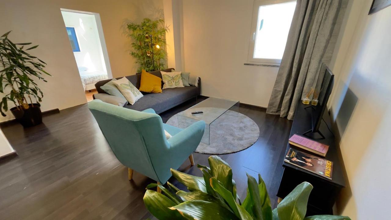 דירות קווארטיירה Apartamento T2 Com Terraco Grande מראה חיצוני תמונה