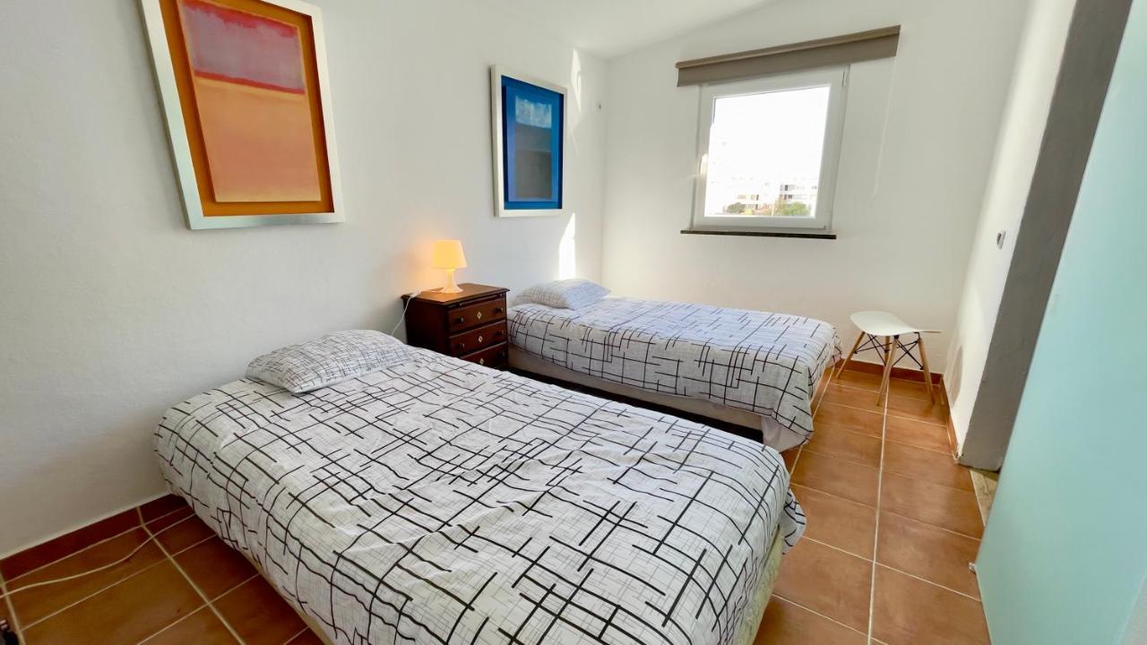 דירות קווארטיירה Apartamento T2 Com Terraco Grande מראה חיצוני תמונה