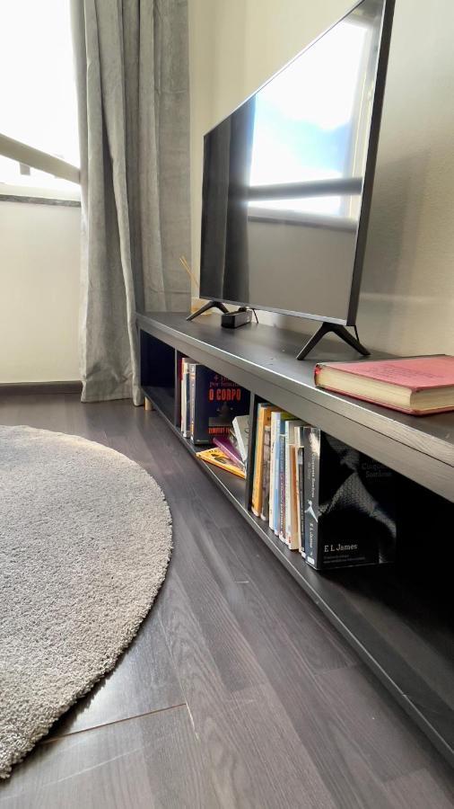 דירות קווארטיירה Apartamento T2 Com Terraco Grande מראה חיצוני תמונה